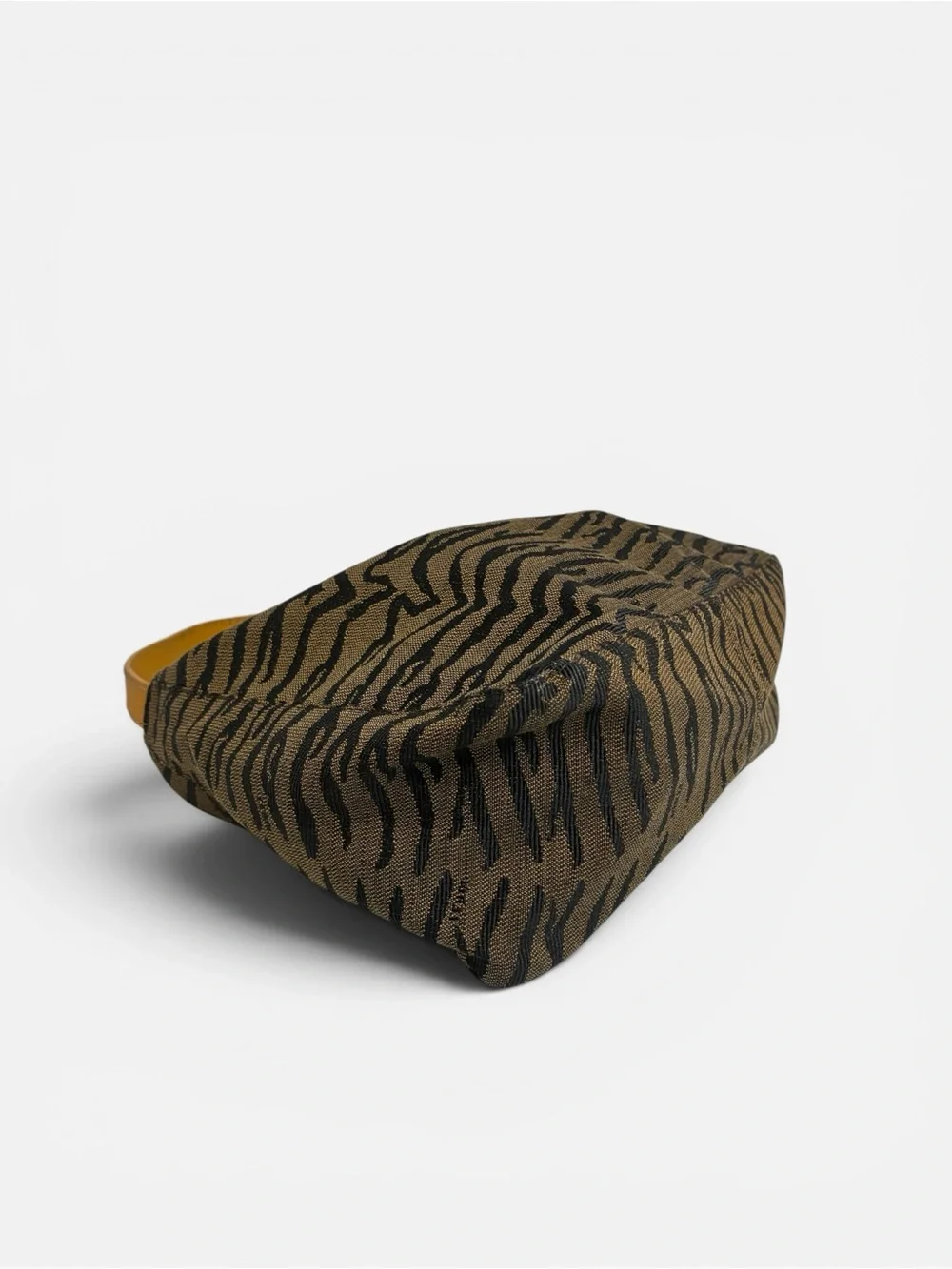 Fendi Zebra Print Jacquard Shoulder Bag – Brown/Black